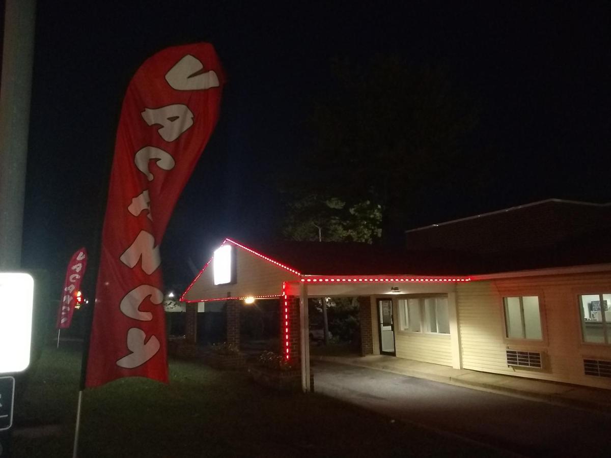 Red Crown Inn Laurel Exterior photo